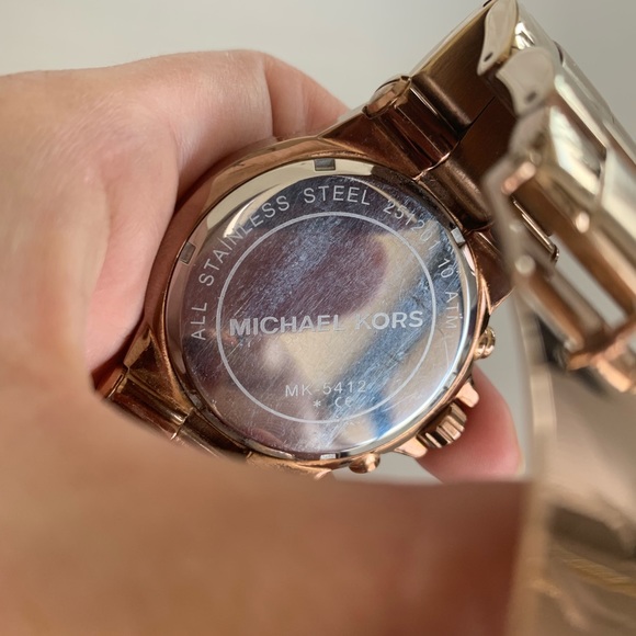 Michael Kors rose gold watch - Picture 4 of 6